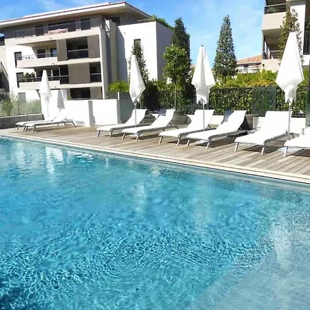 Exceptionnel !! Avec Jardin Privatif. * Saint-Tropez