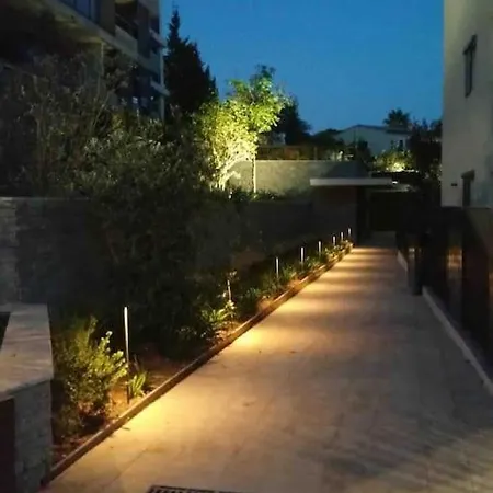 Exceptionnel !! Avec Jardin Privatif. *